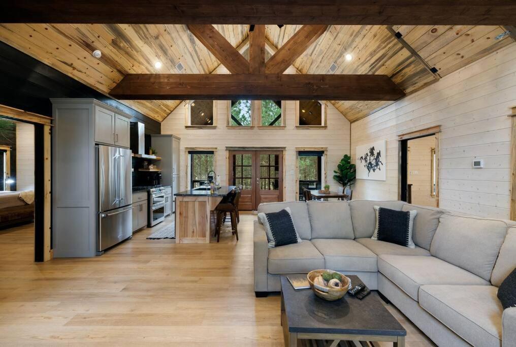 Lone Pine Lodge. Brand New! 2 Bedroom Luxury Cabin. Broken Bow Buitenkant foto